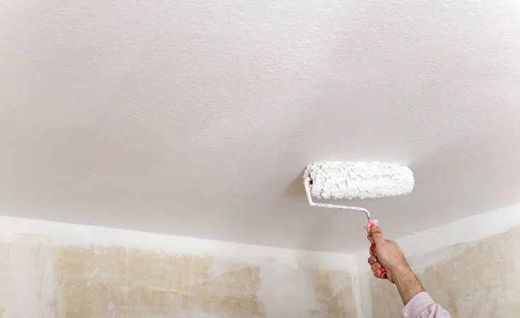 trần thạch cao có cần sơn lót không